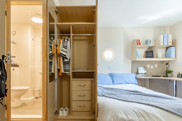 Gold En Suite at Europa, 190 Erskine Street, City Centre, Liverpool, L61AL - Image 9